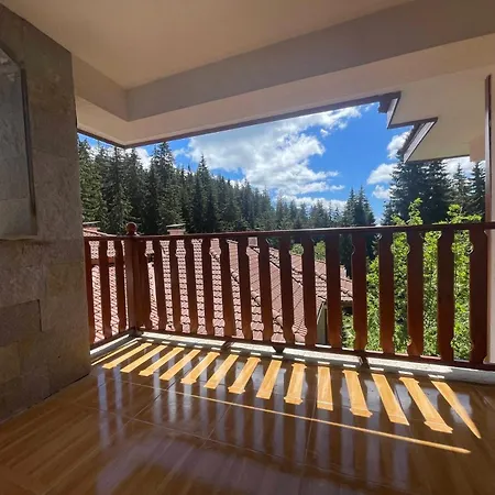 Wood Fireplace Duplex Near - Parking, Sleeps 6