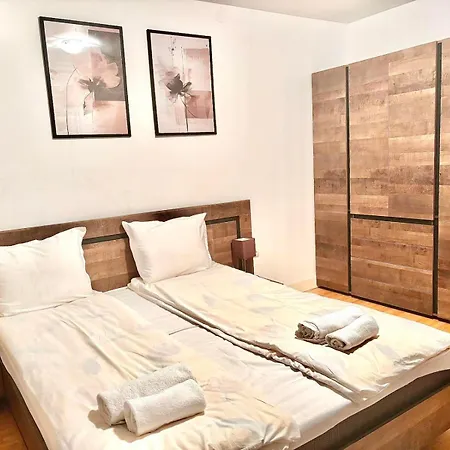דירה Wood Fireplace Duplex Near - Parking, Sleeps 6