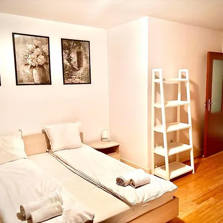 Wood Fireplace Duplex Near - Parking, Sleeps 6 Appartamento Pamporovo