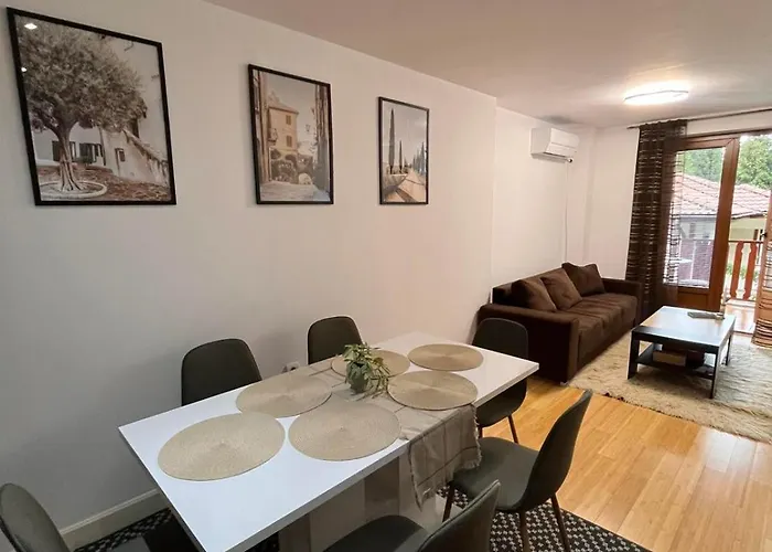 Wood Fireplace Duplex Near - Parking, Sleeps 6 Pamporovo