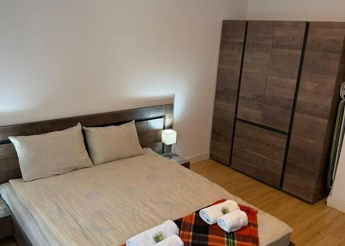 Apartment Wood Fireplace Duplex Near - Parking, Sleeps 6 Pamporovo