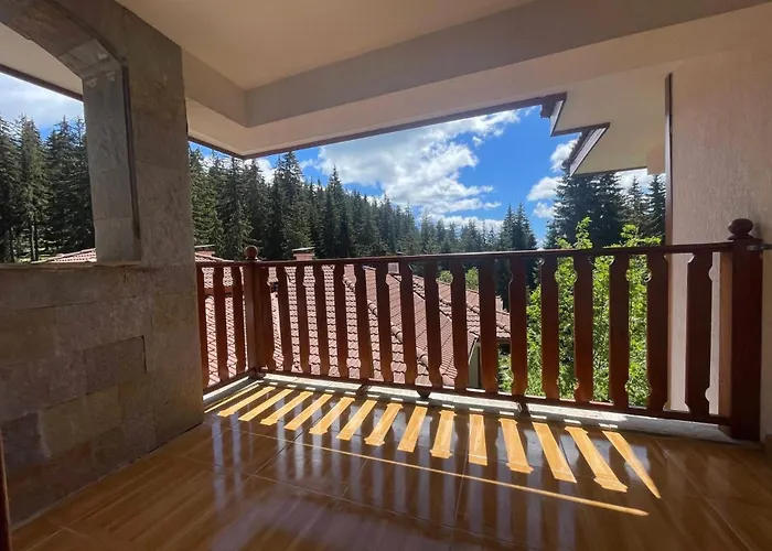 Wood Fireplace Duplex Near - Parking, Sleeps 6