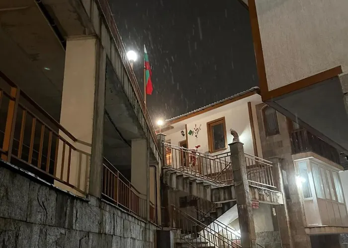 Apartment Wood Fireplace Duplex Near - Parking, Sleeps 6 Pamporovo